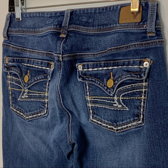 EUC American Eagle Outfitters embroidered button pocket denim‎ jeans - Picture 1 of 8